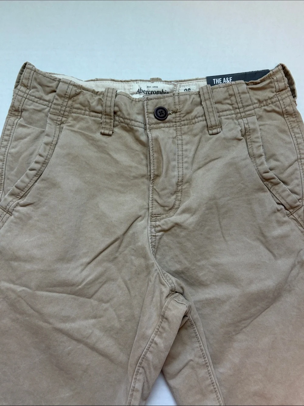 NWT Abercrombie & Fitch Classic Fit At The Knee Shorts